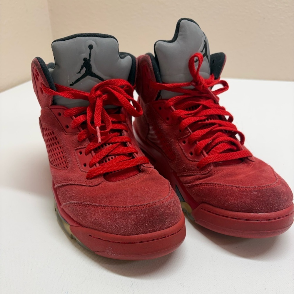 Air Jordan 5 Retro Red Suede 2017 Flight Suit University Red 136027-602 Size 9